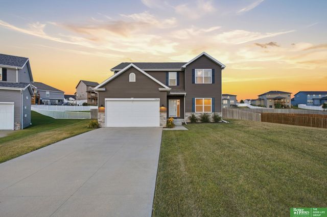 7906 N 173rd Terrace Circle, Bennington, NE 68007