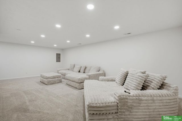 7906 N 173rd Terrace Circle, Bennington, NE 68007
