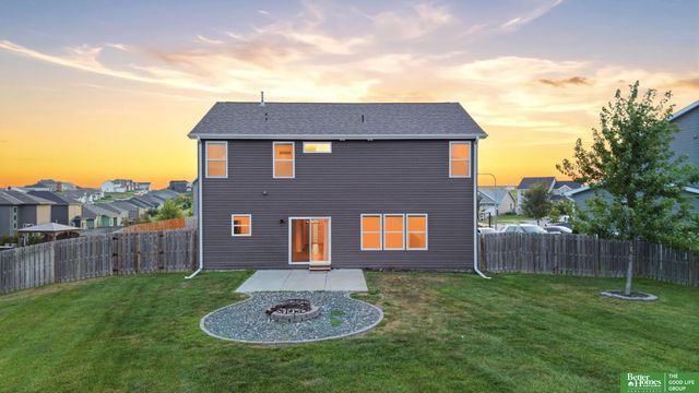 7906 N 173rd Terrace Circle, Bennington, NE 68007