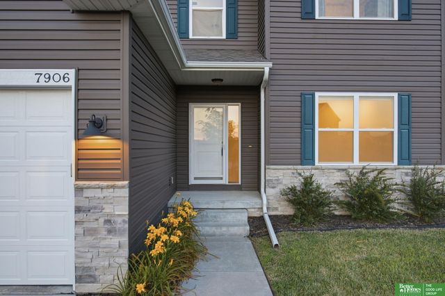 7906 N 173rd Terrace Circle, Bennington, NE 68007