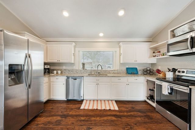 5987 Hwy 27, Center Point, TX 78010