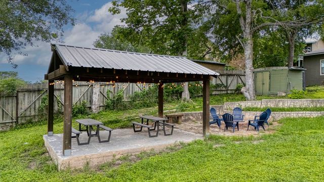 5987 Hwy 27, Center Point, TX 78010