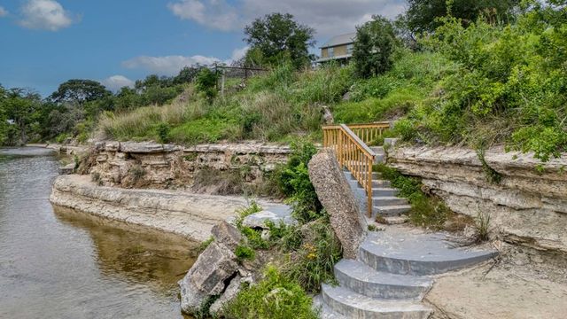 5987 Hwy 27, Center Point, TX 78010