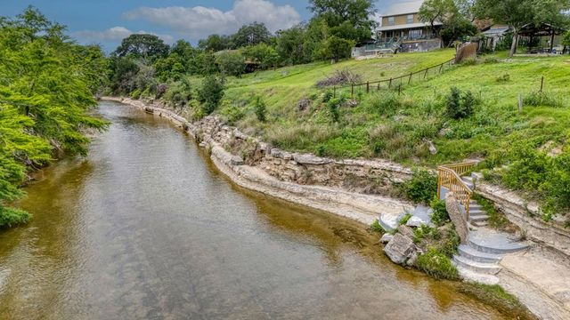 5987 Hwy 27, Center Point, TX 78010