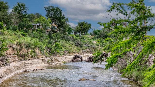 5987 Hwy 27, Center Point, TX 78010