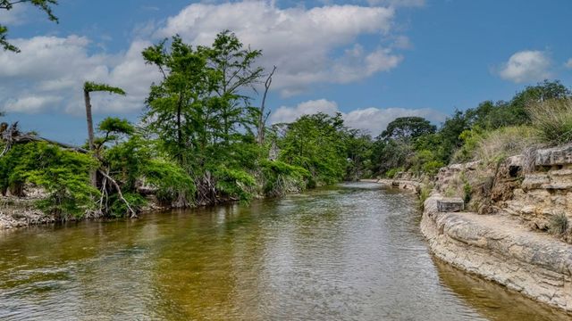 5987 Hwy 27, Center Point, TX 78010