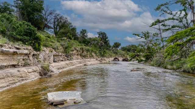 5987 Hwy 27, Center Point, TX 78010