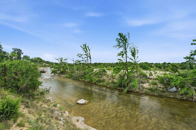 5987 Hwy 27, Center Point, TX 78010