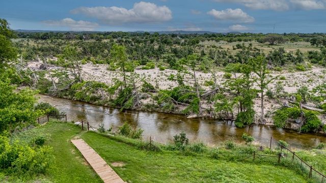 5987 Hwy 27, Center Point, TX 78010