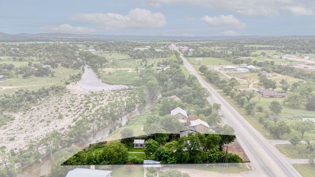 5987 Hwy 27, Center Point, TX 78010