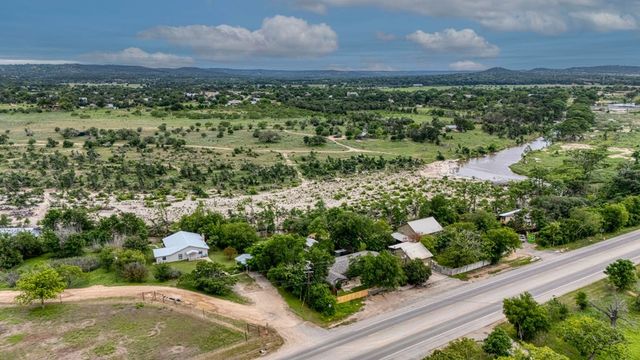 5987 Hwy 27, Center Point, TX 78010