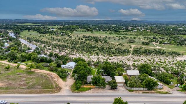 5987 Hwy 27, Center Point, TX 78010