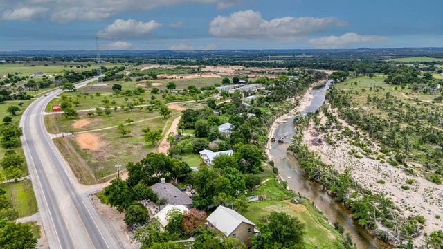 5987 Hwy 27, Center Point, TX 78010