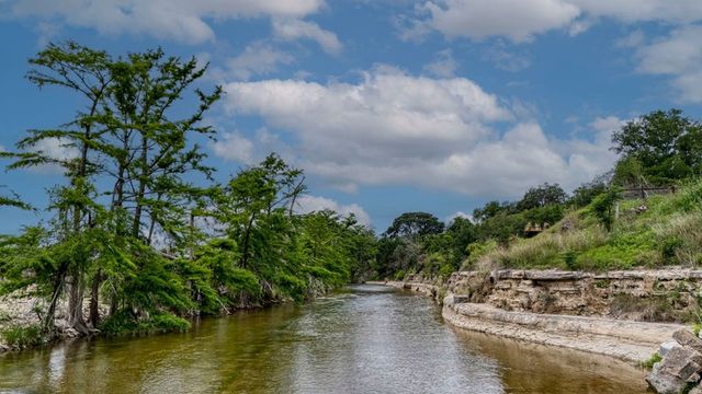 5987 Hwy 27, Center Point, TX 78010