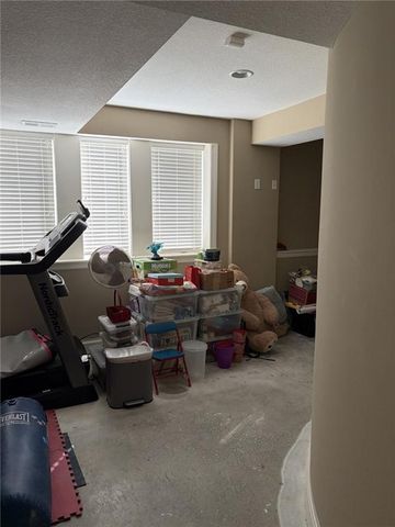 5739 NE Timber Hills Drive, Lee's Summit, MO 64064