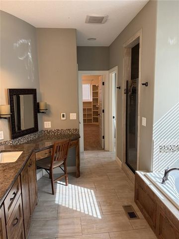 5739 NE Timber Hills Drive, Lee's Summit, MO 64064