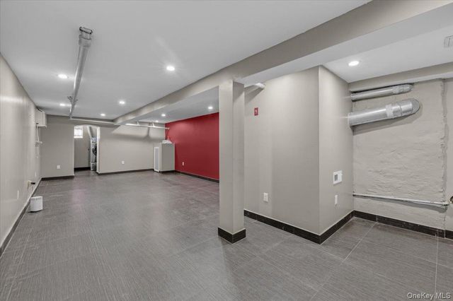 7535 60th Place, Glendale, NY 11385