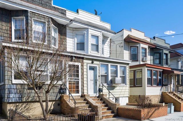 7535 60th Place, Glendale, NY 11385