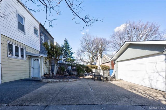 7535 60th Place, Glendale, NY 11385