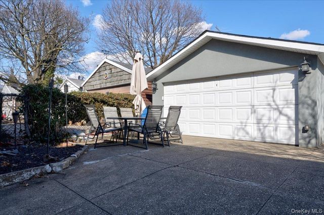 7535 60th Place, Glendale, NY 11385