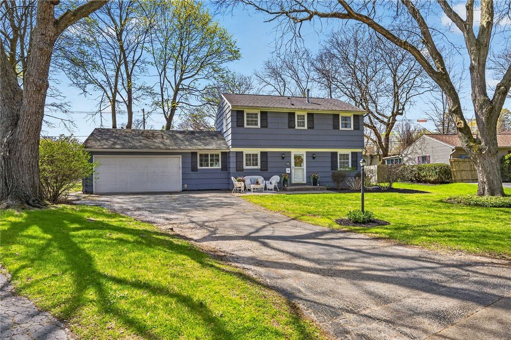 340 Village Lane, Brighton, NY 14610