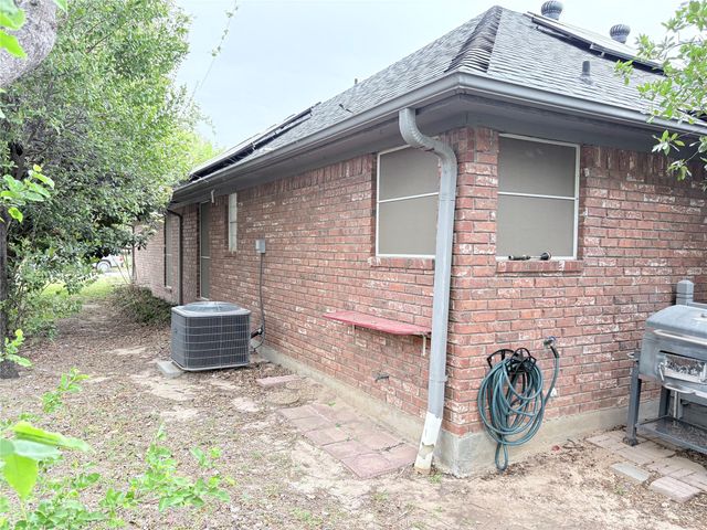 1200 Oak Tree Lane, Weatherford, TX 76086