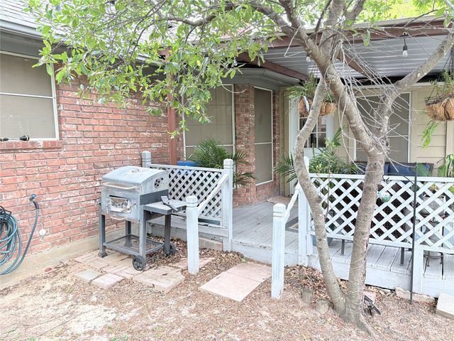 1200 Oak Tree Lane, Weatherford, TX 76086