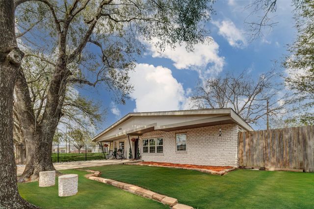 4815 Edfield Street, Houston, TX 77033