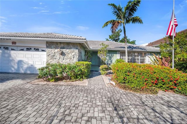 2170 Snook DR, Naples, FL 34102