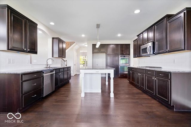 1524 Anon Court, Greenwood, IN 46143