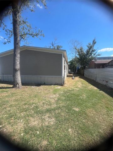 12118 Locust Street, Crosby, TX 77532