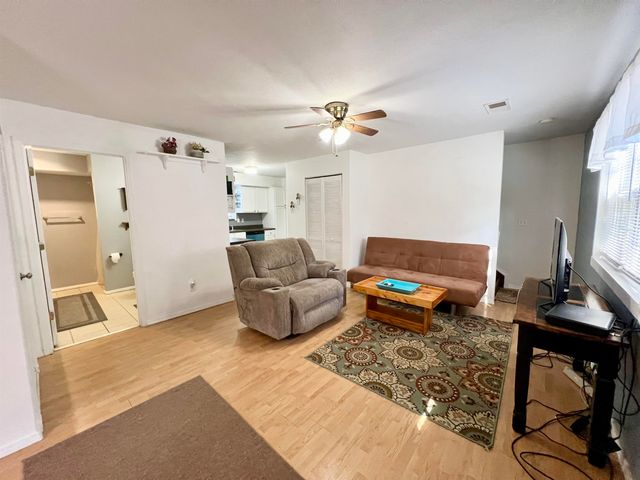 120 OAKVIEW DR, Adamsville, TN 38310
