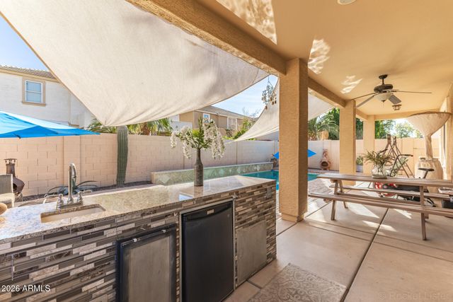 4029 W SAINT ANNE Avenue, Phoenix, AZ 85041