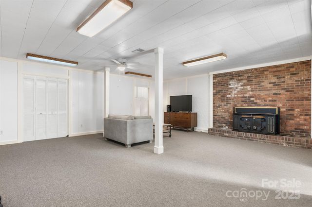 109 Joe Teague Road, Hickory, NC 28601