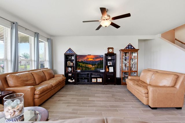 693 Forest Bend Lane, La Marque, TX 77568