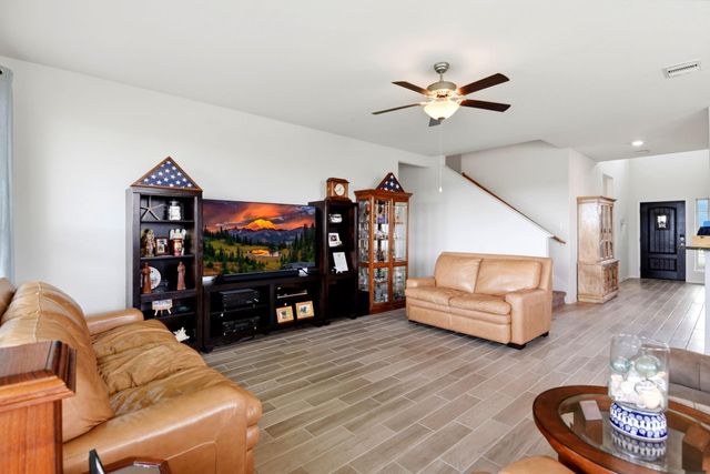 693 Forest Bend Lane, La Marque, TX 77568