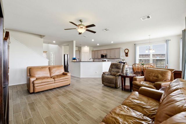 693 Forest Bend Lane, La Marque, TX 77568