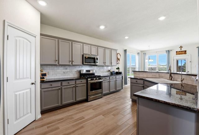693 Forest Bend Lane, La Marque, TX 77568