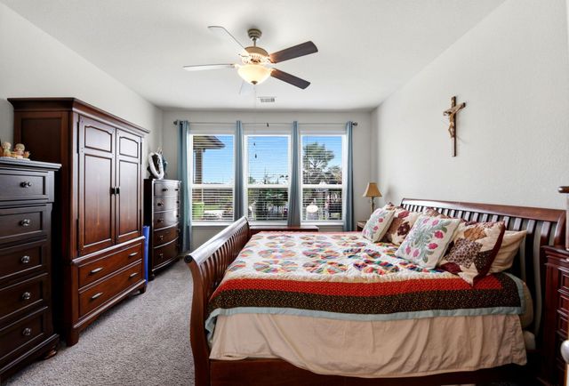 693 Forest Bend Lane, La Marque, TX 77568