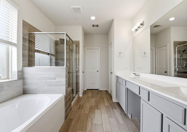 693 Forest Bend Lane, La Marque, TX 77568