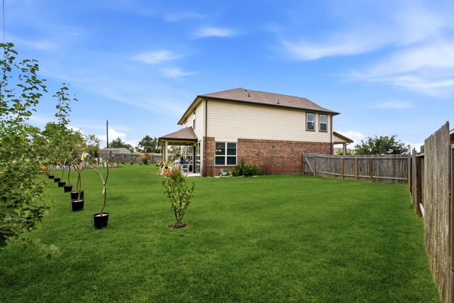 693 Forest Bend Lane, La Marque, TX 77568