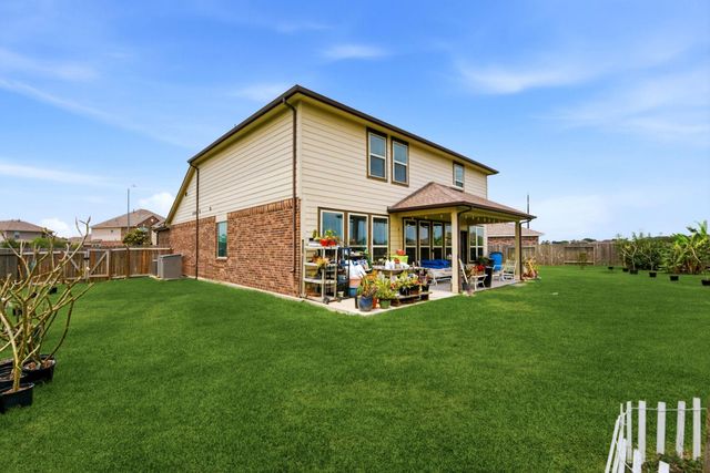 693 Forest Bend Lane, La Marque, TX 77568