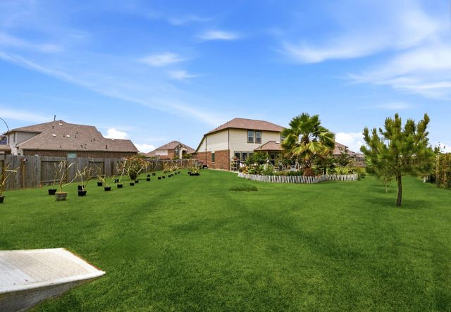 693 Forest Bend Lane, La Marque, TX 77568