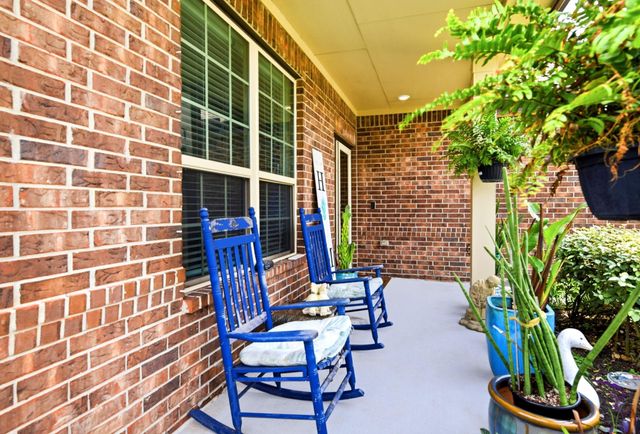 693 Forest Bend Lane, La Marque, TX 77568