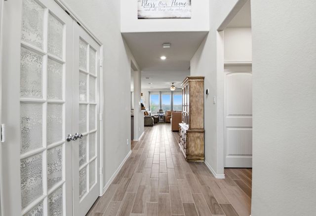 693 Forest Bend Lane, La Marque, TX 77568
