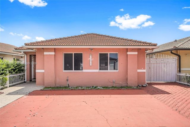 7256 W 34th Ln, Hialeah, FL 33018