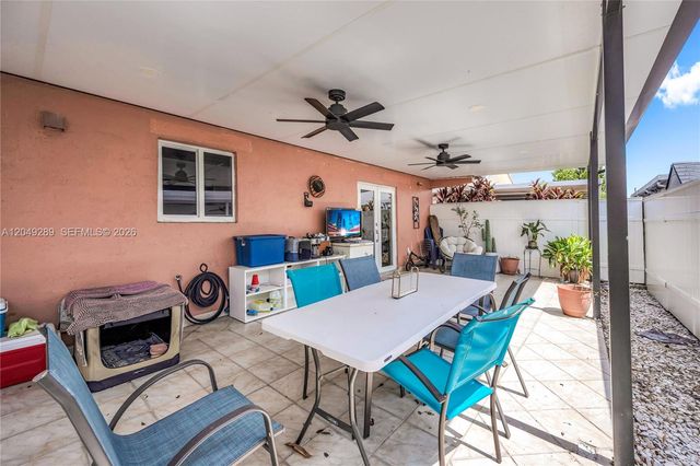 7256 W 34th Ln, Hialeah, FL 33018