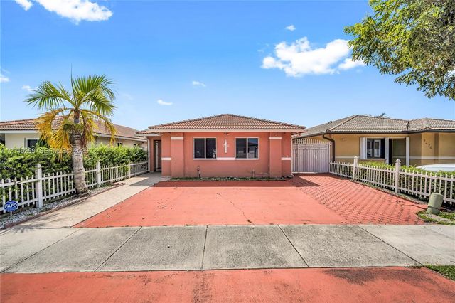 7256 W 34th Ln, Hialeah, FL 33018