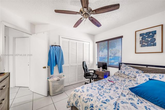 7256 W 34th Ln, Hialeah, FL 33018