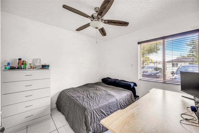 7256 W 34th Ln, Hialeah, FL 33018